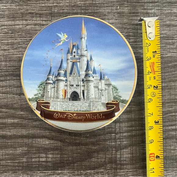 Disney Walt Disney World Castle decorative plate - Picture 3 of 4